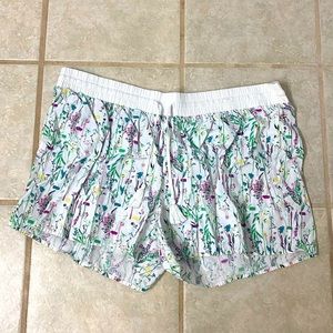 Natural reflections shorts XXL. Floral pattern
